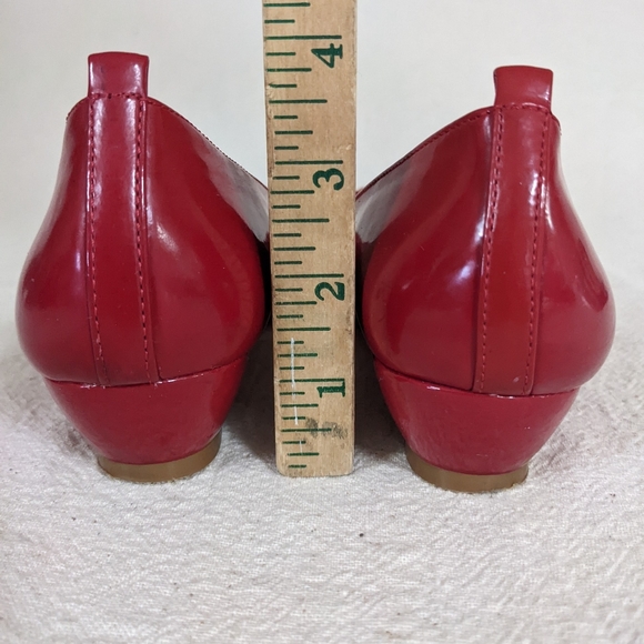 Red Slip On Sz 7 Flower Peep Toe Comfort Low Wedge Shiney Patent Coastal Grandma - Picture 5 of 16